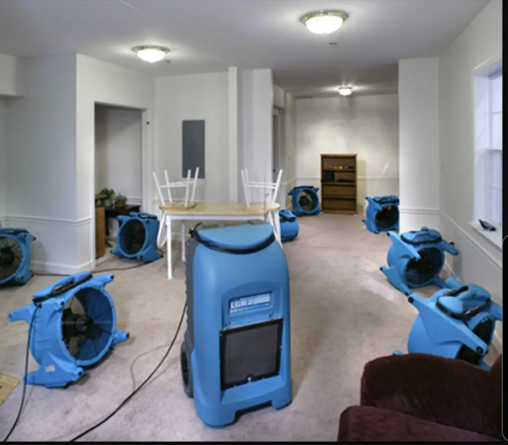 Air movers and dehumidifier setup for Water Extraction & Removal in Chillicothe